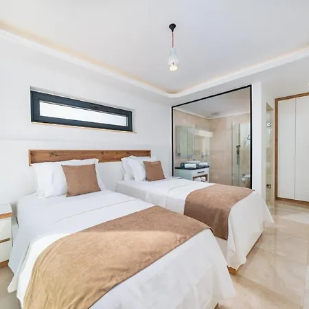 וילה Kalkan'da Luks Esyali 5+1 Kiralik 2 Havuzlu *