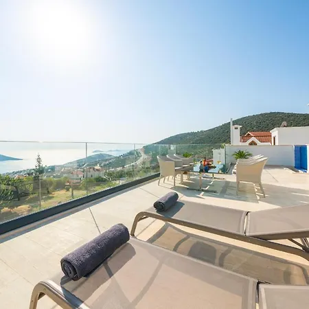 Kalkan'da Luks Esyali 5+1 Kiralik 2 Havuzlu