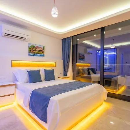 וילה Kalkan'da Luks Esyali 5+1 Kiralik 2 Havuzlu