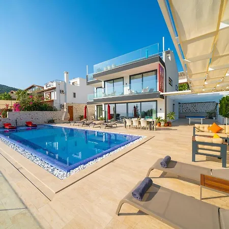 וילה Kalkan'da Luks Esyali 5+1 Kiralik 2 Havuzlu *