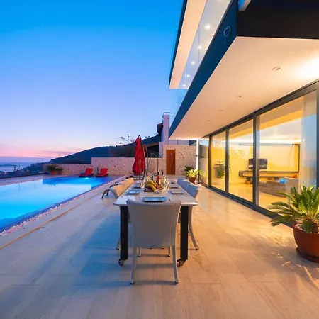 Kalkan'da Luks Esyali 5+1 Kiralik 2 Havuzlu * קס